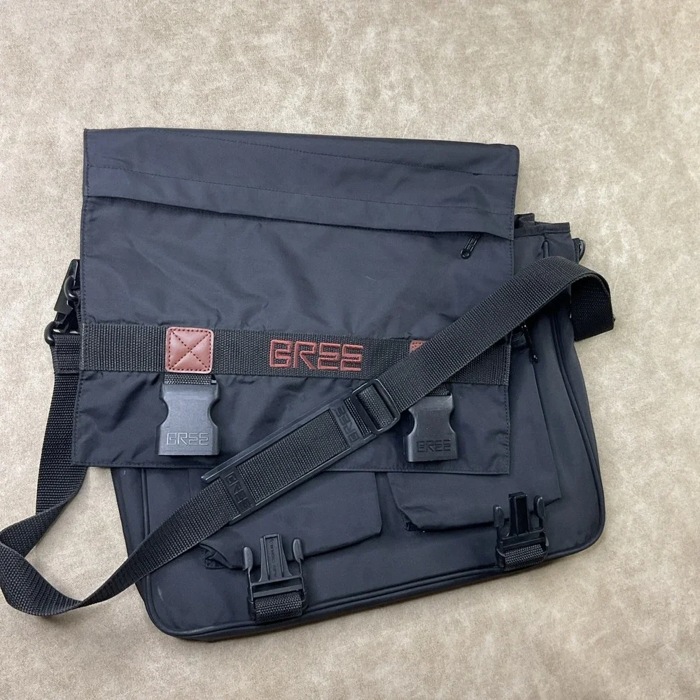 Bree Cabrio Messenger Bag‎ Laptop Travel Work Black Large Adjustable